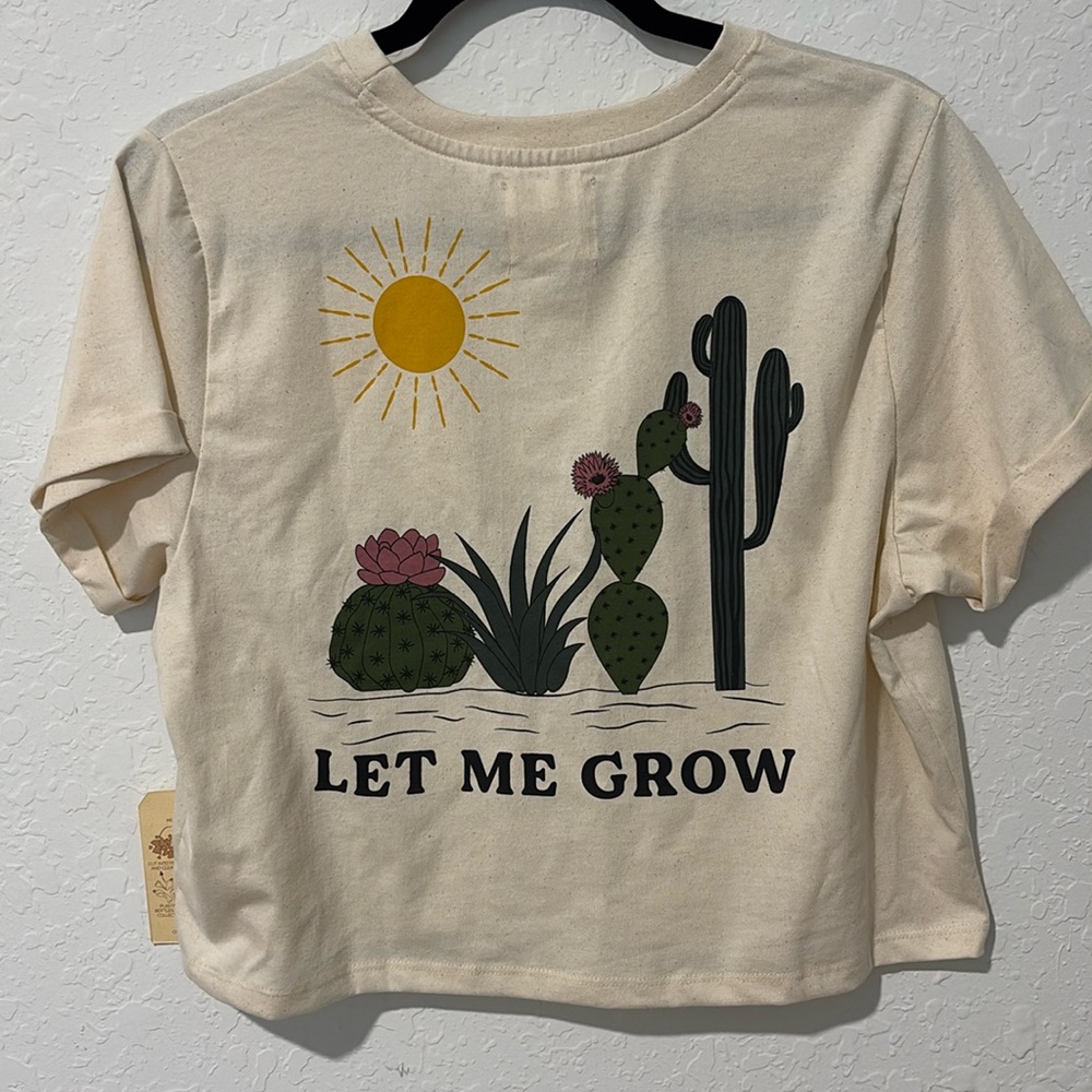 Recycled threads size medium NWT let me grow shirt